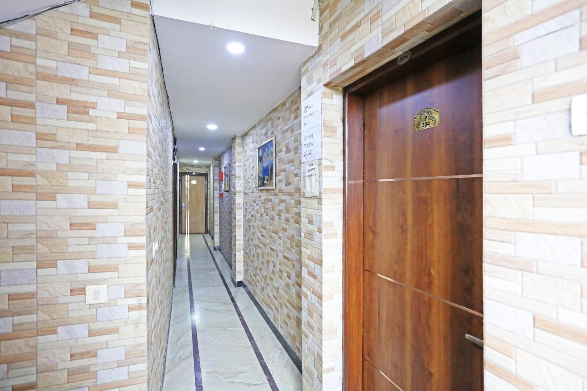 Hotel Preet Palace -5 Mints Walk From Nizamuddin Railway Station 新德里 外观 照片