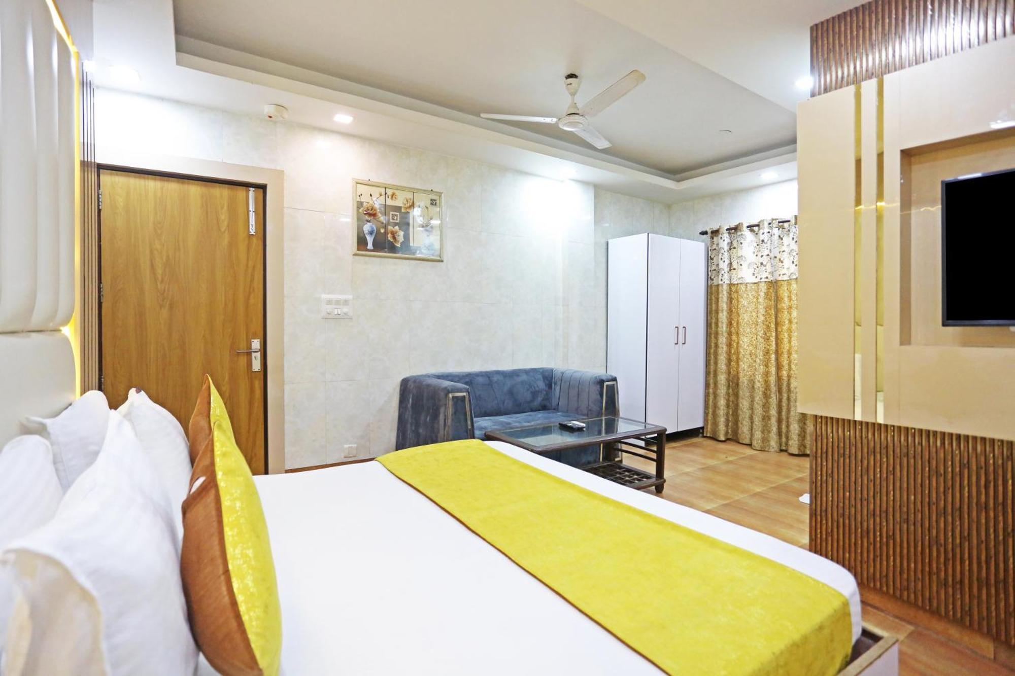 Hotel Preet Palace -5 Mints Walk From Nizamuddin Railway Station 新德里 外观 照片